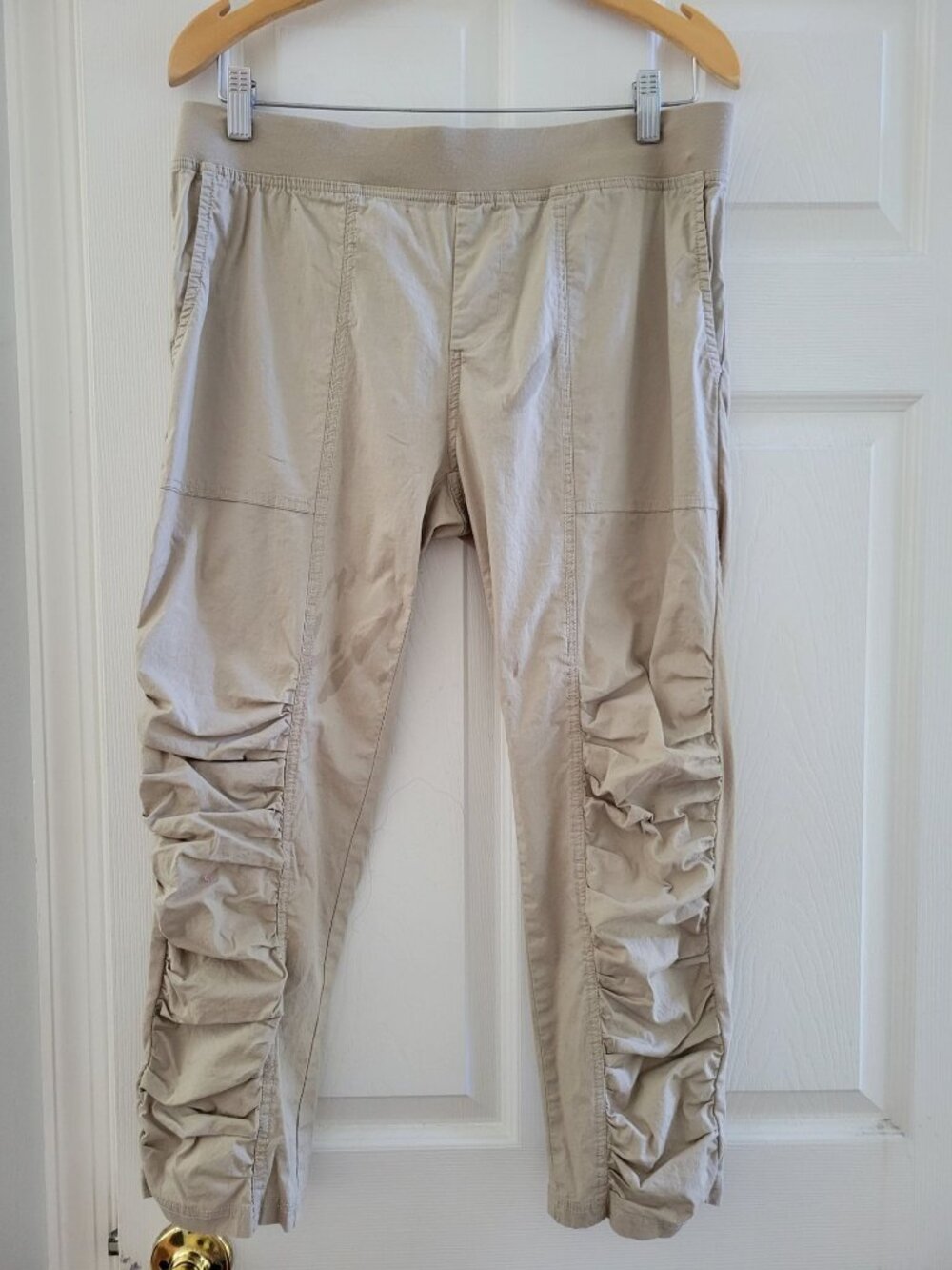 XCVI Wearables Womens Khaki Ruched pants size Medium Slim Straight leg
